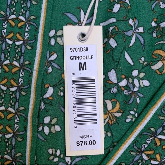 Max Studio Green Floral Print Short Sleeve V Neck Blouse Medium Tie Front Top - Picture 4 of 8